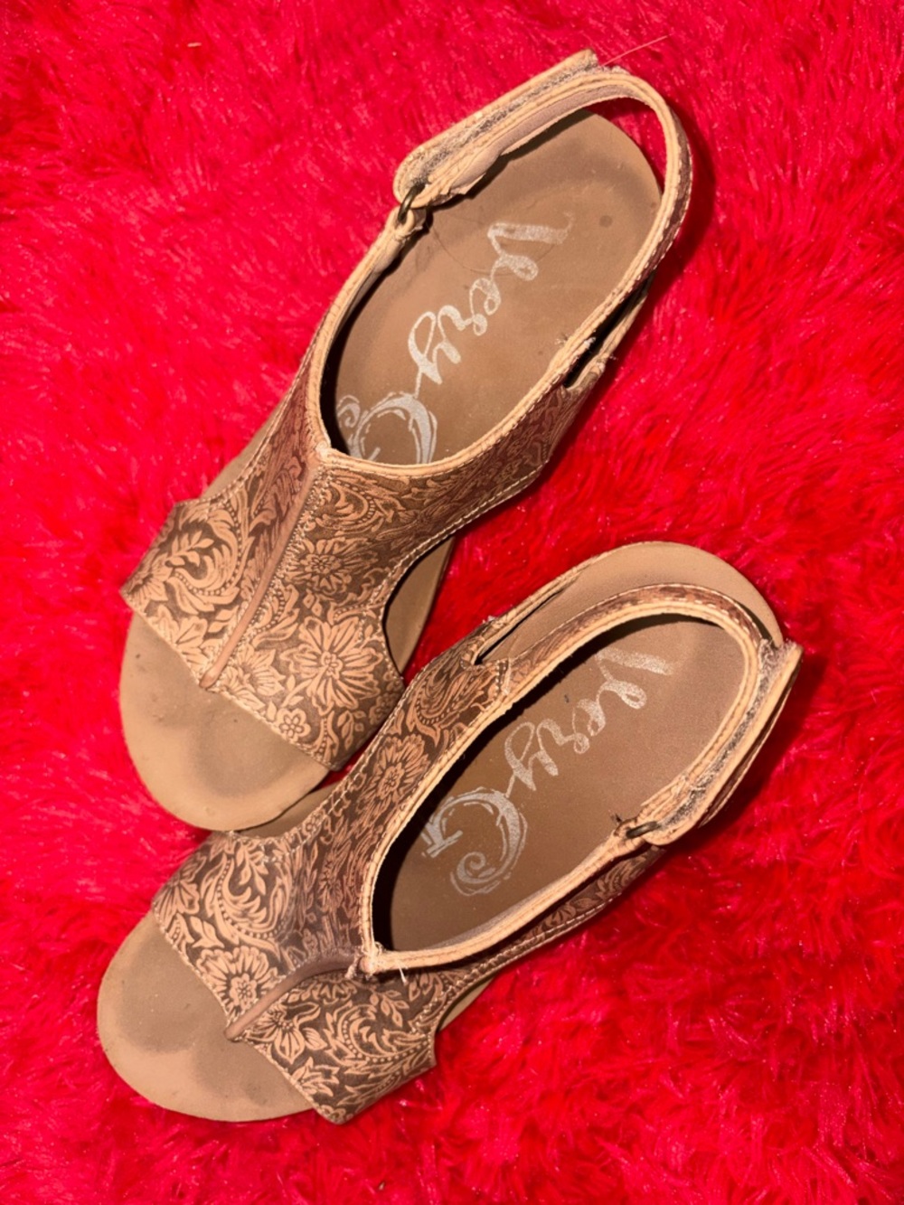 Very G Decorative Leather Heels, Women’s Size 9 - Picture 2 of 2